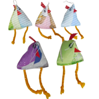 Verrücktes Dekohuhn, hängend